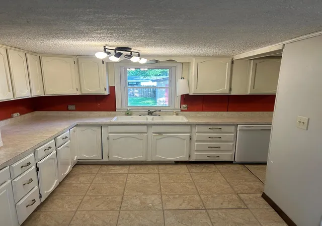 3rd image of 30650 N Lakes Trl, Lindstrom, MN 55045 | MLS# 7115205