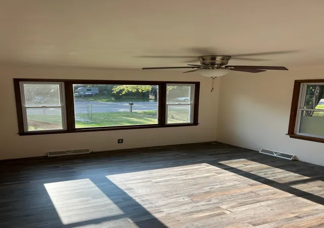 4th image of 30650 N Lakes Trl, Lindstrom, MN 55045 | MLS# 7115205