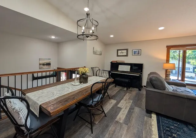 Photo 3 of Single family home for sale at 1216 Oak Dr, Montevideo, MN 56265 | MLS# 7115217 | Listing updated on 2026-09-12