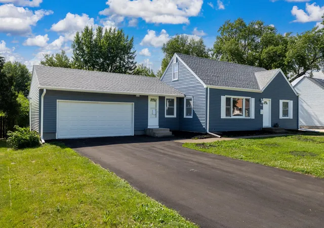 Photo 3 of Sale Pending at 7438 Clinton Ave, Minneapolis, MN 55423 | MLS# 7115228 | Listing updated on 2026-08-07