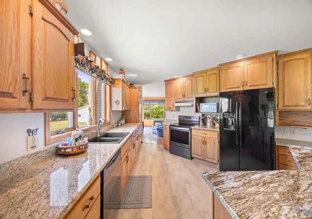 Photo 3 of Single family home for sale at 1450 Jefferson St Se, Hutchinson, MN 55350 | MLS# 7115242 | Listing updated on 2026-08-11