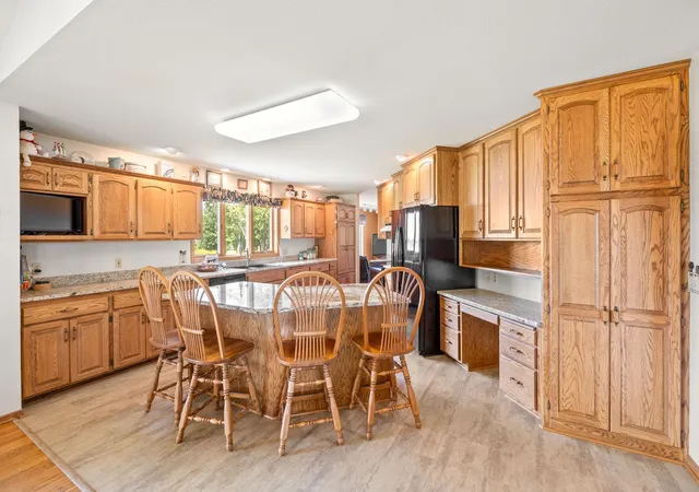Photo 4 of Single family home for sale at 1450 Jefferson St SE, Hutchinson, MN 55350 | MLS# 7115242 | Listing updated on 2026-08-11