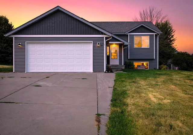 Photo 3 of Single family home for sale at 407 N 9th Street, Goodhue, MN 55027 | MLS# 7115243 | Listing updated on 2026-08-19