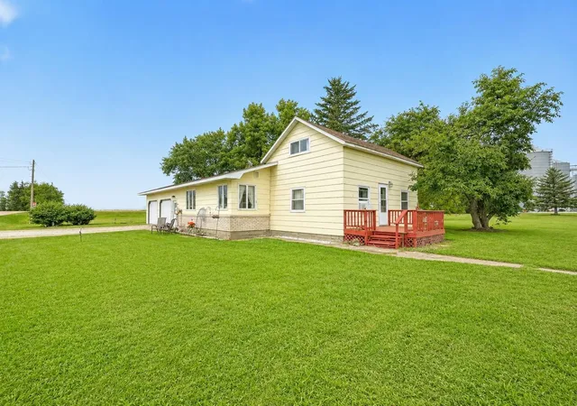 Photo 2 of Single family home for sale at 104 Cottonwood St, Galesburg, ND 58035 | MLS# 7115251 | Listing updated on 2026-08-27