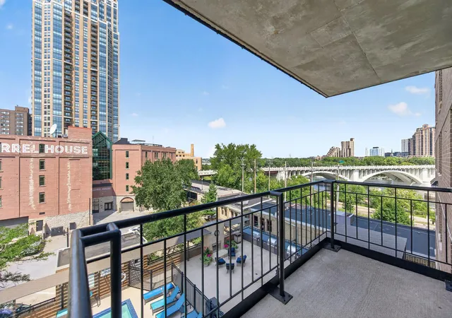 Listing Photo 4 - Condo for sale in building located at 401 S 1St St, Minneapolis, MN 55401 - Unit #423