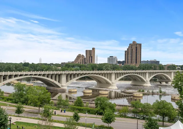 Listing Photo 5 - Condo for sale in building located at 401 S 1St St, Minneapolis, MN 55401 - Unit #423