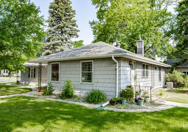Photo 4 of Sale Pending at 1601-1603 Broadway N, Fargo, ND 58102 | MLS# 7115283 | Listing updated on 2026-08-27