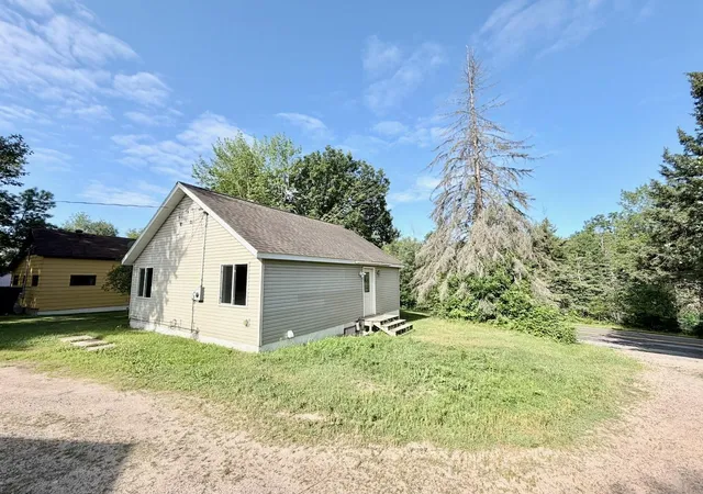 Photo 3 of Single family home for sale at 4628 Lake St, Orr, MN 55771 | MLS# 7115289 | Listing updated on 2026-07-24
