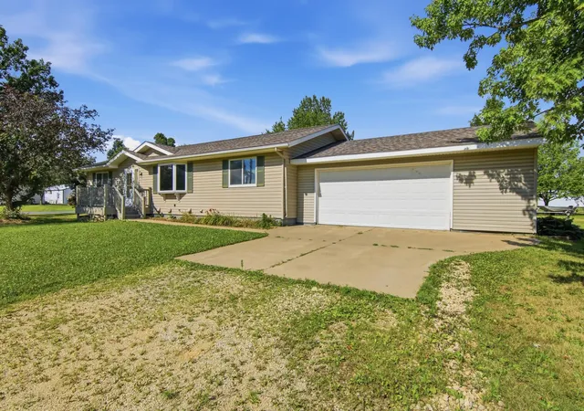Photo 2 of Single family home for sale at 500 N Sheppard St, Kellogg, MN 55945 | MLS# 7115335 | Listing updated on 2026-07-26