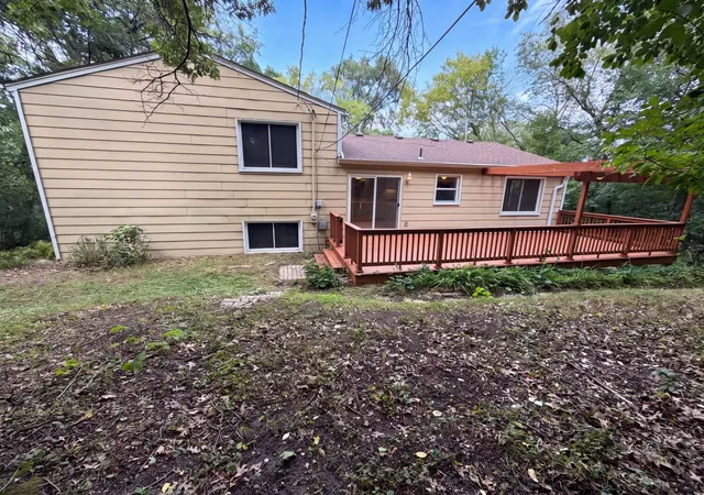 Photo 5 of Single family home for sale at 2509 Oakwood Dr, Burnsville, MN 55306 | MLS# 7115345 | Listing updated on 2026-08-06