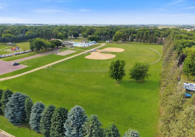 Land for sale at 410 Elm St, Tracy, MN 56175 | MLS# 7115381