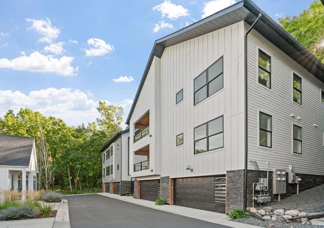Photo 2 of Condo for sale at 5754 Shady Oak Rd S #2, Hopkins, MN 55343 | MLS# 7115406 | Listing updated on 2026-09-17