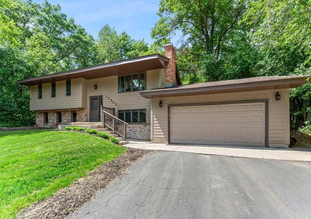 Photo 4 of Sale Pending at 17595 Italy Ct, Lakeville, MN 55044 | MLS# 7115413 | Listing updated on 2026-08-13