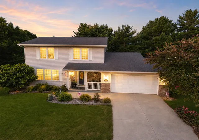 Photo 2 of Single family home for sale at 2001 13th Street Sw, Austin, MN 55912 | MLS# 7115418 | Listing updated on 2026-09-07