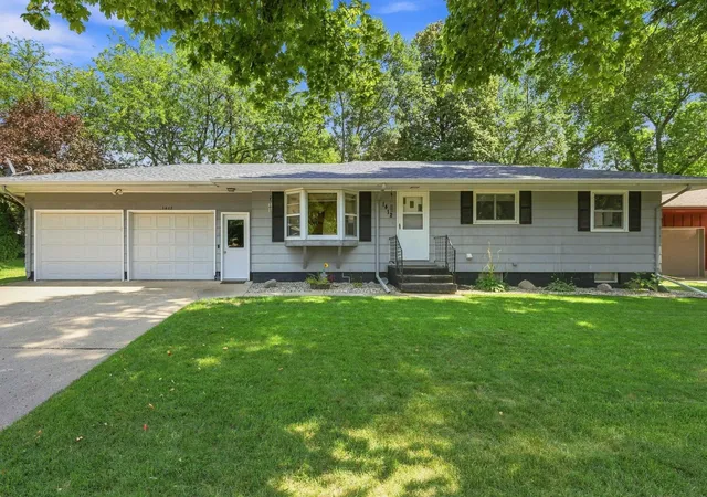 1st image of 1412 Elm Ave N, Glencoe, MN 55336 | MLS# 7115424
