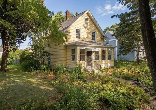 Photo 3 of Sale Pending at 1006 Cromwell Ave, Saint Paul, MN 55114 | MLS# 7115448 | Listing updated on 2026-08-30