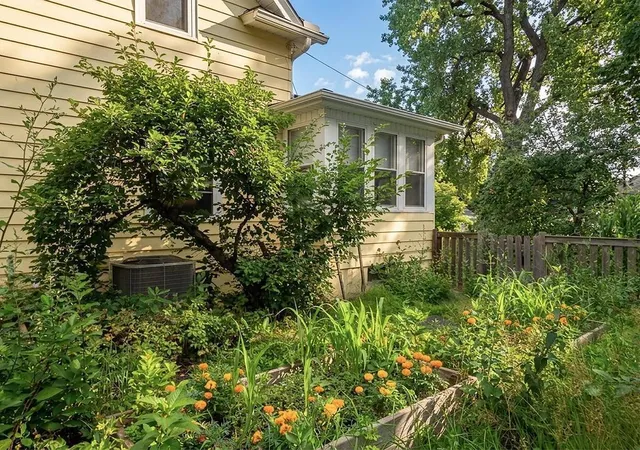 Photo 3 of Sale Pending at 1006 Cromwell Ave, Saint Paul, MN 55114 | MLS# 7115448 | Listing updated on 2026-08-30