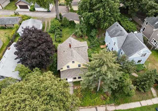 Photo 4 of Sale Pending at 1006 Cromwell Ave, Saint Paul, MN 55114 | MLS# 7115448 | Listing updated on 2026-08-30
