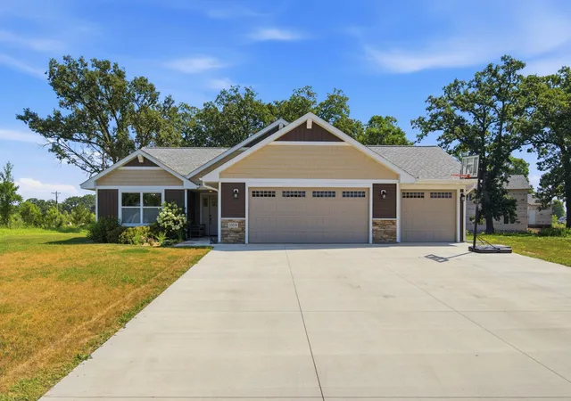 1st image of 23074 27th Ave, Saint Augusta, MN 56301 | MLS# 7115466