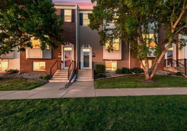 4th image of 1773 Grove Dr, Shakopee, MN 55379 | MLS# 7115484