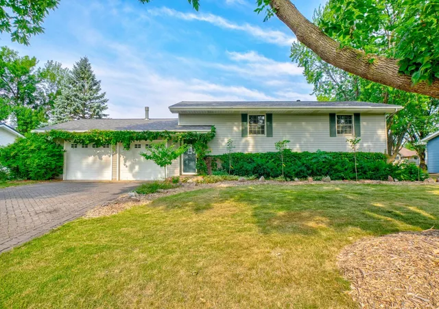 2nd image of 1395 Willow Ave, New Richmond, WI 54017 | MLS# 7115487