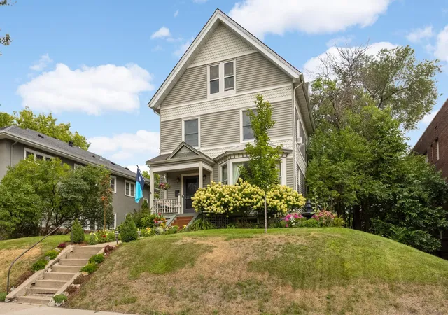 1st image of 993 Fairmount Ave, Saint Paul, MN 55105 | MLS# 7115518
