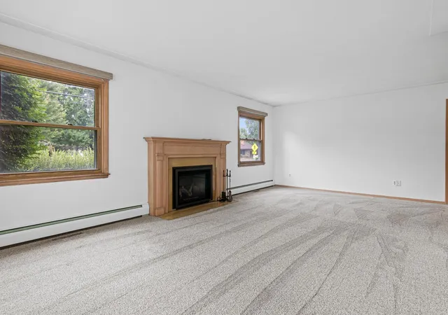Photo 2 of Sale Pending at 1912 Simpson St, Saint Paul, MN 55113 | MLS# 7115528 | Listing updated on 2026-08-24