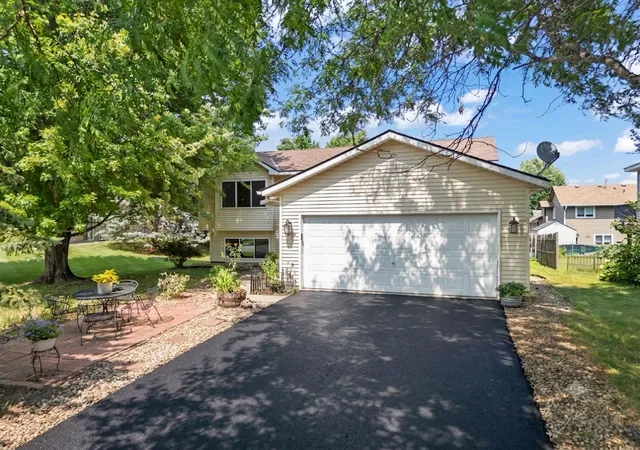 1st image of 5419 185th St W, Farmington, MN 55024 | MLS# 7115530
