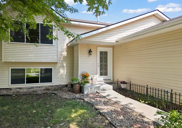 2nd image of 5419 185th St W, Farmington, MN 55024 | MLS# 7115530