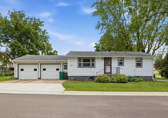 1st image of 613 Frank St Nw, Silver Lake, MN 55381 | MLS# 7115532