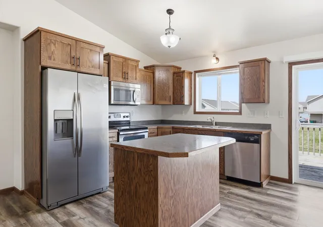 Photo 2 of Townhouse for sale at 1224 S Beach Way, West Fargo, ND 58078 | MLS# 7115543 | Listing updated on 2026-07-25