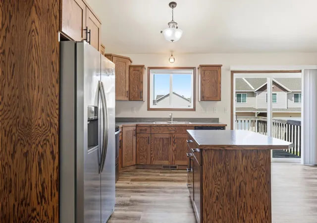 Photo 3 of Townhouse for sale at 1224 S Beach Way, West Fargo, ND 58078 | MLS# 7115543 | Listing updated on 2026-07-25