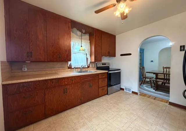 Photo 4 of Sale Pending at 401 S 7th Street, Olivia, MN 56277 | MLS# 7115574 | Listing updated on 2026-09-12