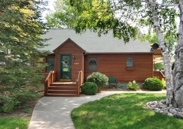 Photo 1 of Sale Pending at 401 S 7th Street, Olivia, MN 56277 | MLS# 7115574 | Listing updated on 2026-09-12
