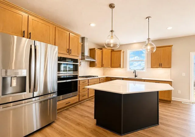 2nd image of 20014 67th Ave, Hamel, MN 55340 | MLS# 7115579