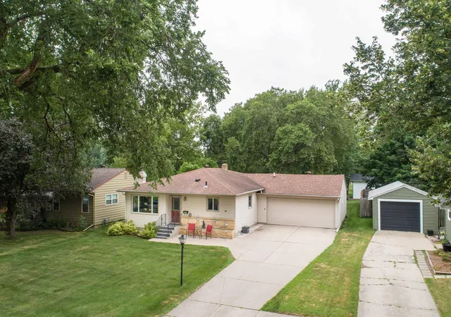 1st image of 1219 N Lake St, Fergus Falls, MN 56537 | MLS# 7115580