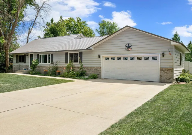 2nd image of 1429 Rice Lake St, Owatonna, MN 55060 | MLS# 7115584