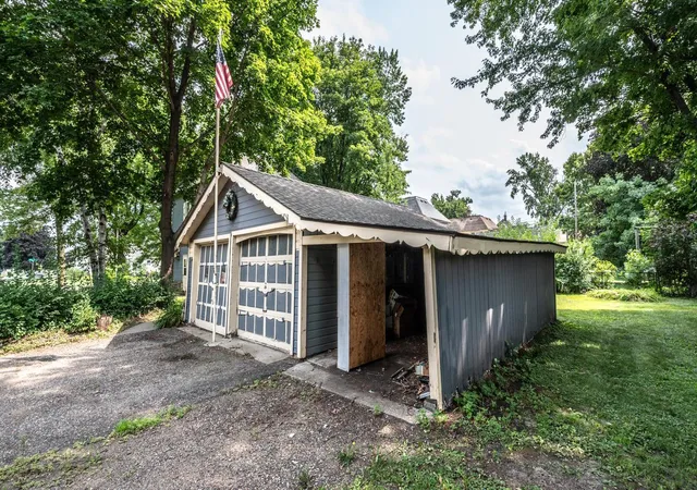 Photo 3 of Single family home for sale at 300 7th Street, Farmington, MN 55024 | MLS# 7115605 | Listing updated on 2026-08-13