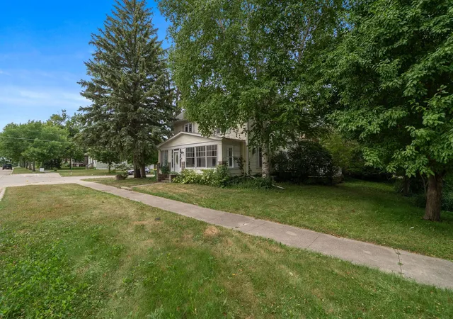 2nd image of 224 2nd Ave Se, Pipestone, MN 56164 | MLS# 7115606