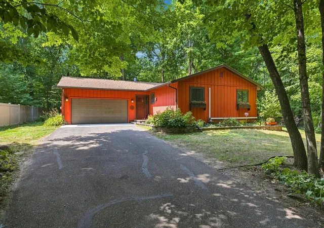 Photo 3 of Single family home for sale at 5134 County Rd 11 NW, Alexandria, MN 56308 | MLS# 7115619 | Listing updated on 2026-09-28