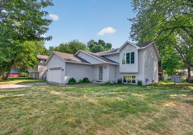 2nd image of 443 Market St S, Shakopee, MN 55379 | MLS# 7115629