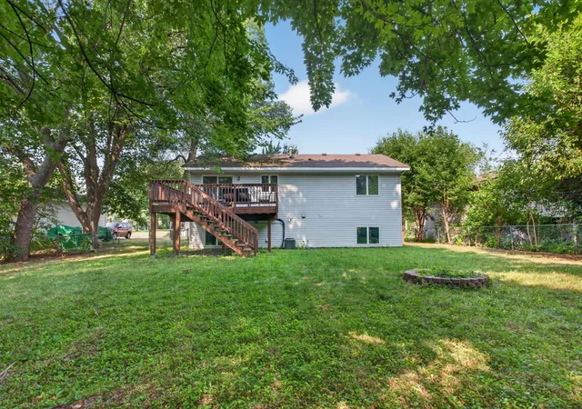 3rd image of 443 Market St S, Shakopee, MN 55379 | MLS# 7115629