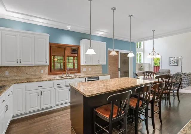 3rd image of 26335 Peach Cir, Excelsior, MN 55331 | MLS# 7115637