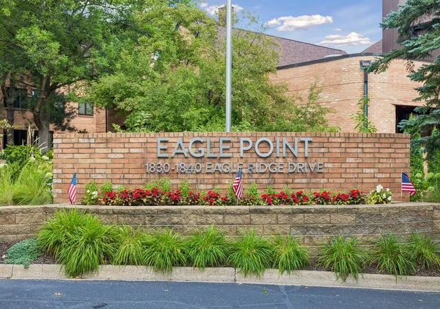 Photo 2 of Condo for sale at 1830 Eagle Ridge Dr #2003, Saint Paul, MN 55118 | MLS# 7115639 | Listing updated on 2026-09-12