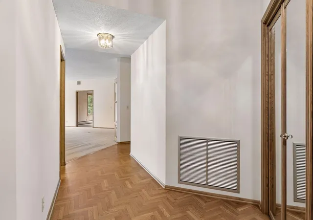Photo 4 of Condo for sale at 1830 Eagle Ridge Dr #2003, Saint Paul, MN 55118 | MLS# 7115639 | Listing updated on 2026-09-12