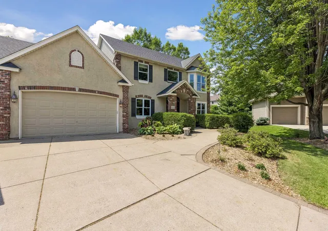 Photo 1 of Single family home for sale at 8235 Enclave Cvs, Saint Paul, MN 55125 | MLS# 7115647 | Listing updated on 2026-10-13
