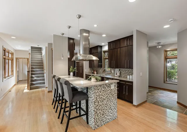 3rd image of 9340 Cedar Forest Rd, Eden Prairie, MN 55347 | MLS# 7115668