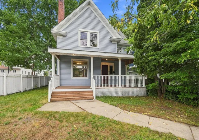 3rd image of 1822 Iglehart Ave, Saint Paul, MN 55104 | MLS# 7115675