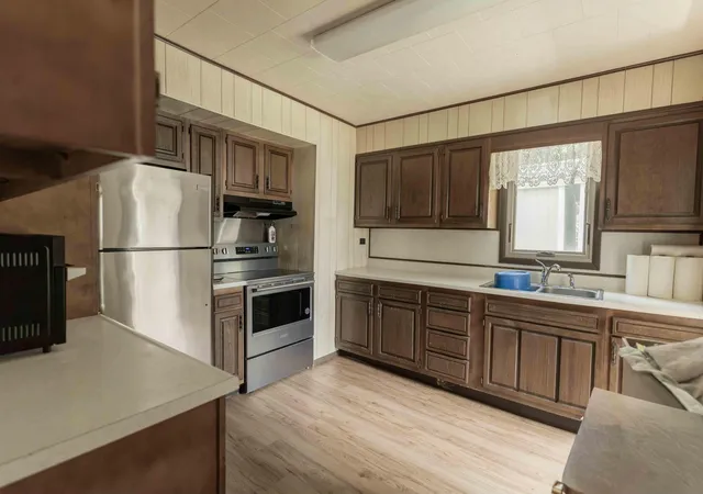 Photo 3 of Single family home for sale at 118 E Spring St, Mankato, MN 56001 | MLS# 7115697 | Listing updated on 2026-09-23