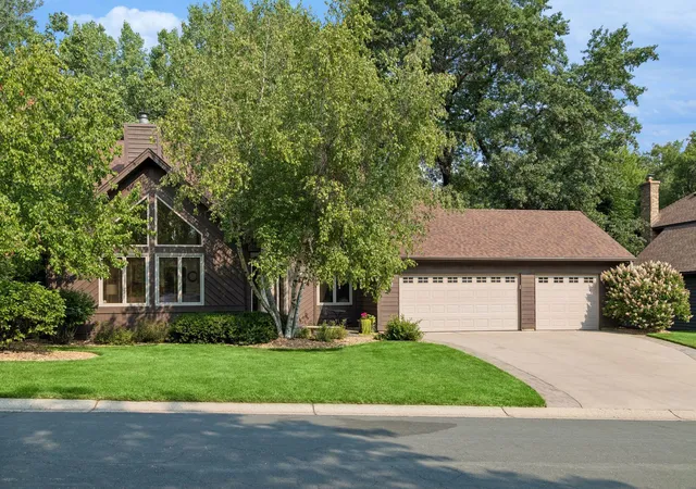 Photo 1 of Sale Pending at 13645 Georgia Dr, Saint Paul, MN 55124 | MLS# 7115738 | Listing updated on 2026-08-29